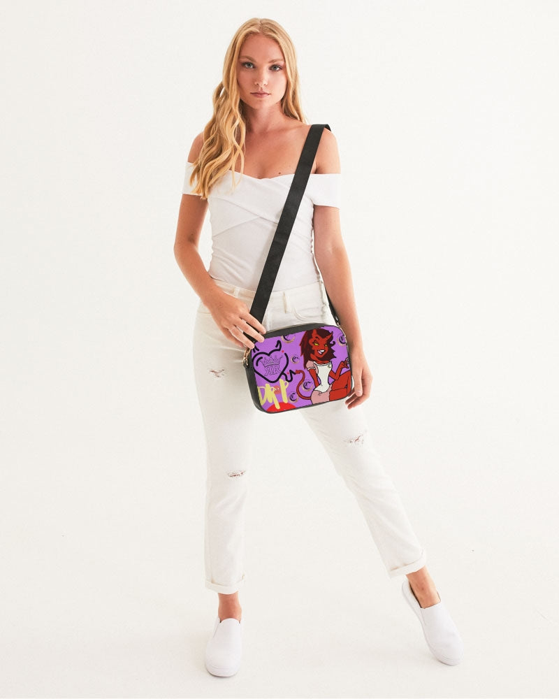 C RLEON (12) Crossbody Bag