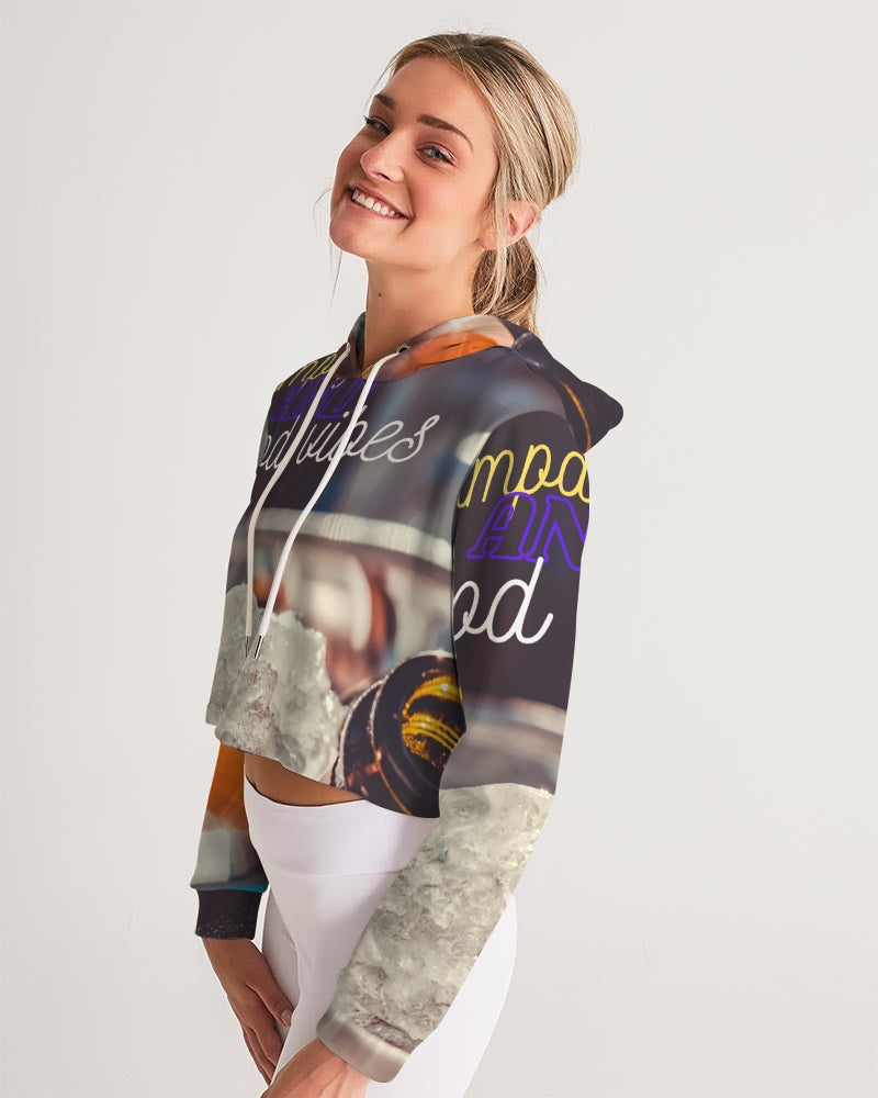 champagne and good vibes cover Women's Cropped Hoodie